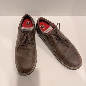 Men Original Penguin Oxford leather shoe perfect for everyday wear! Lace-up & go